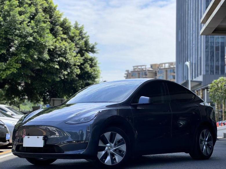 Tesla Tesla Model Y в цвете и кузовом – это идеальный выбор среди китайских автомобилей. Доступная цена и надежность гарантированы.