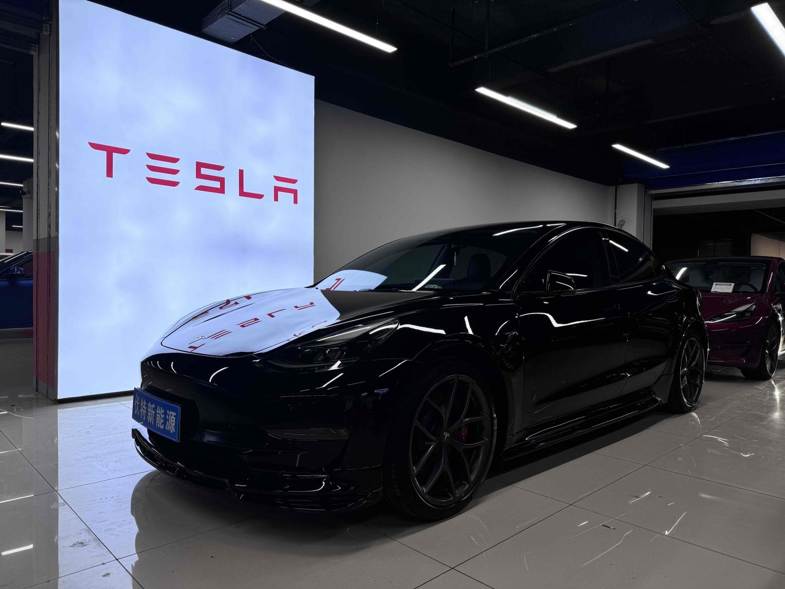 r1024144-tesla-model-3-2022_0