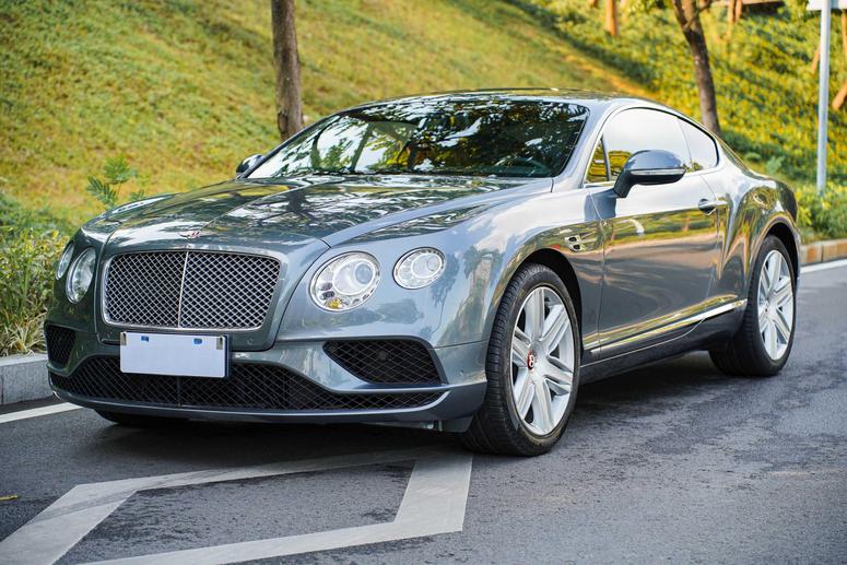 r1024157-bentley-continental-2018_0