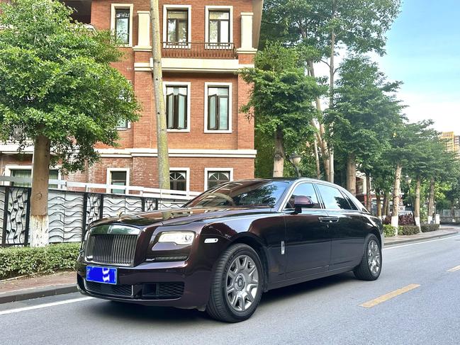 Rolls-Royce Rolls-Royce Ghost в цвете и кузовом – это идеальный выбор среди китайских автомобилей. Доступная цена и надежность гарантированы.