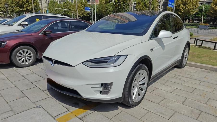 Tesla Tesla Model X в цвете и кузовом – это идеальный выбор среди китайских автомобилей. Доступная цена и надежность гарантированы.