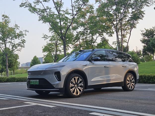 NIO NIO ES8 в цвете и кузовом – это идеальный выбор среди китайских автомобилей. Доступная цена и надежность гарантированы.