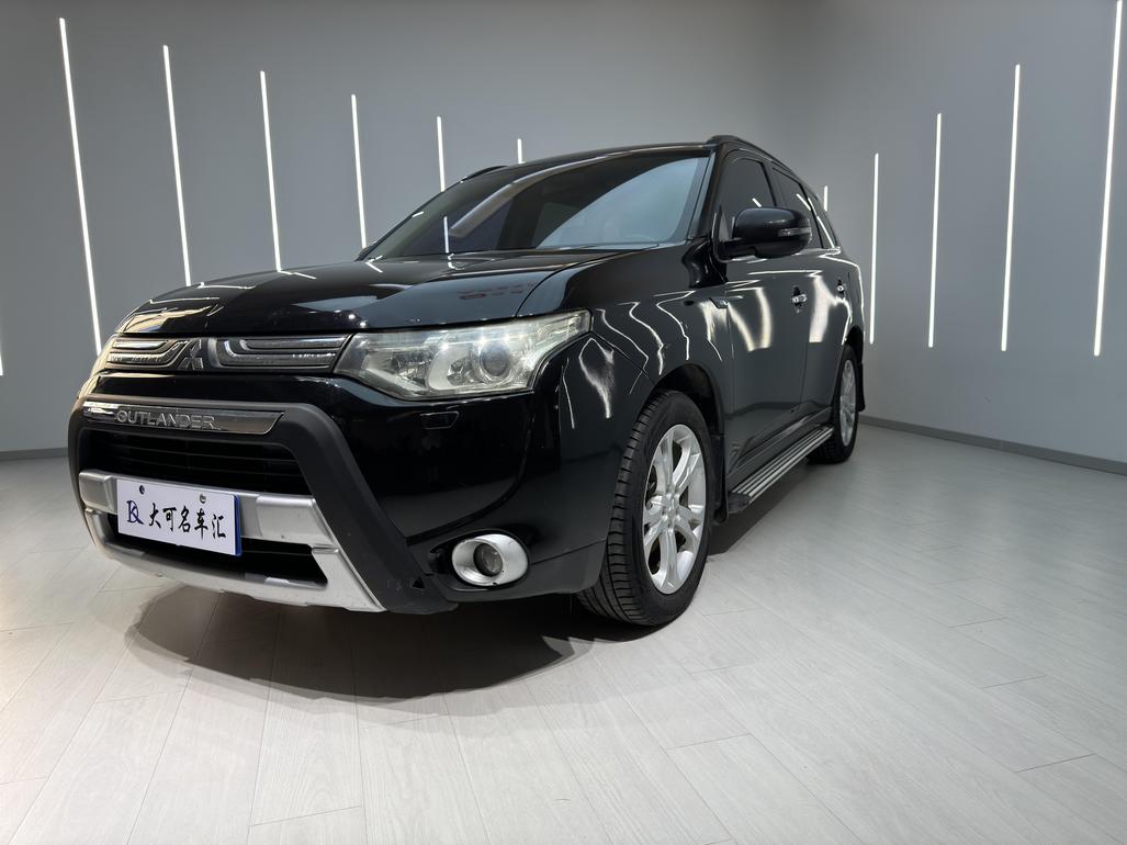 r1024260-mitsubishi-outlander-2013_0