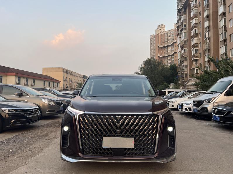 SAIC MAXUS SAIC MAXUS G90 в цвете и кузовом – это идеальный выбор среди китайских автомобилей. Доступная цена и надежность гарантированы.