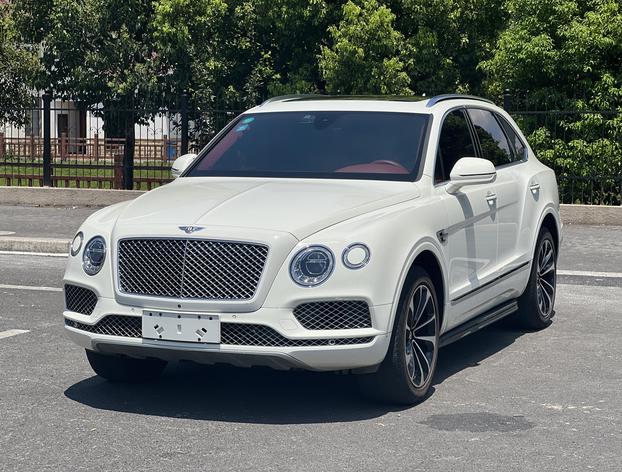 Bentley Bentley Bentayga в цвете и кузовом – это идеальный выбор среди китайских автомобилей. Доступная цена и надежность гарантированы.