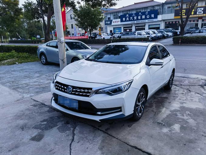 Venucia Venucia D60 в цвете и кузовом – это идеальный выбор среди китайских автомобилей. Доступная цена и надежность гарантированы.