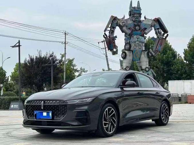 Lincoln Lincoln Corsair в цвете и кузовом – это идеальный выбор среди китайских автомобилей. Доступная цена и надежность гарантированы.