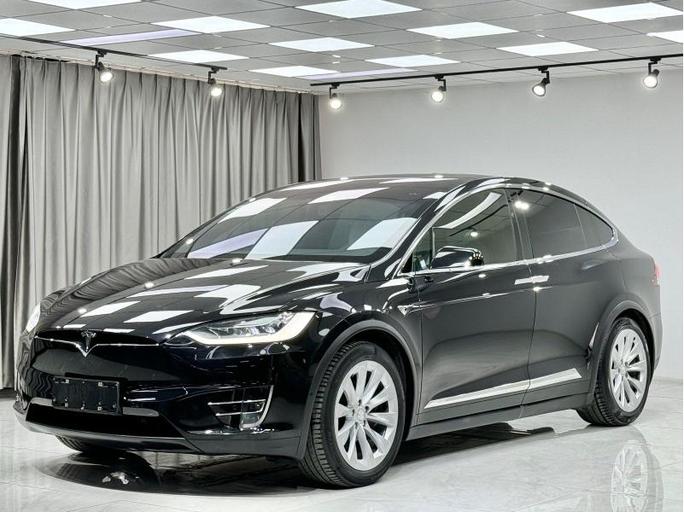 Tesla Tesla Model X в цвете и кузовом – это идеальный выбор среди китайских автомобилей. Доступная цена и надежность гарантированы.