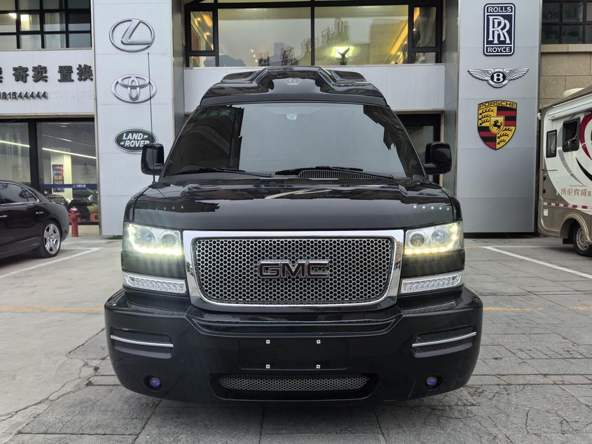 GMC GMC SAVANA в цвете и кузовом – это идеальный выбор среди китайских автомобилей. Доступная цена и надежность гарантированы.