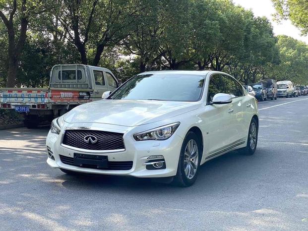 r1024388-infiniti-q50l-2015_0