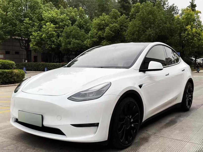 r1024417-tesla-model-y-2022_0