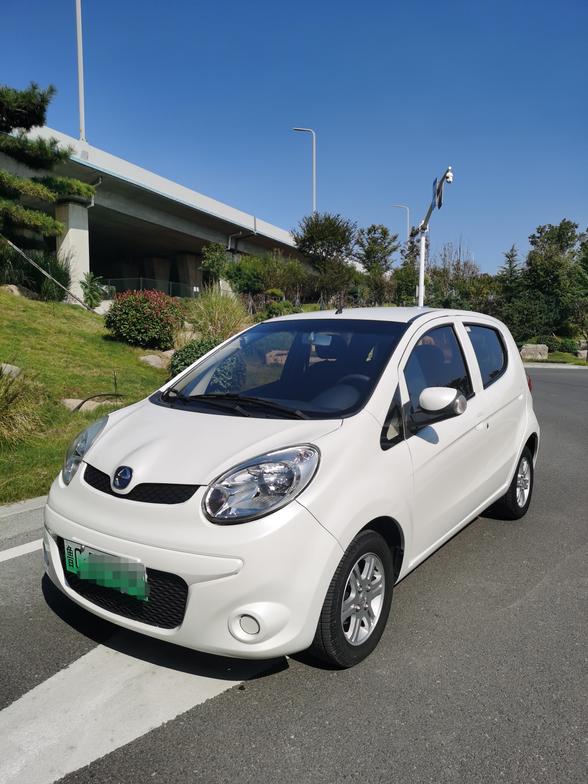 JMEV JMEV Jiangling E200L в цвете и кузовом – это идеальный выбор среди китайских автомобилей. Доступная цена и надежность гарантированы.
