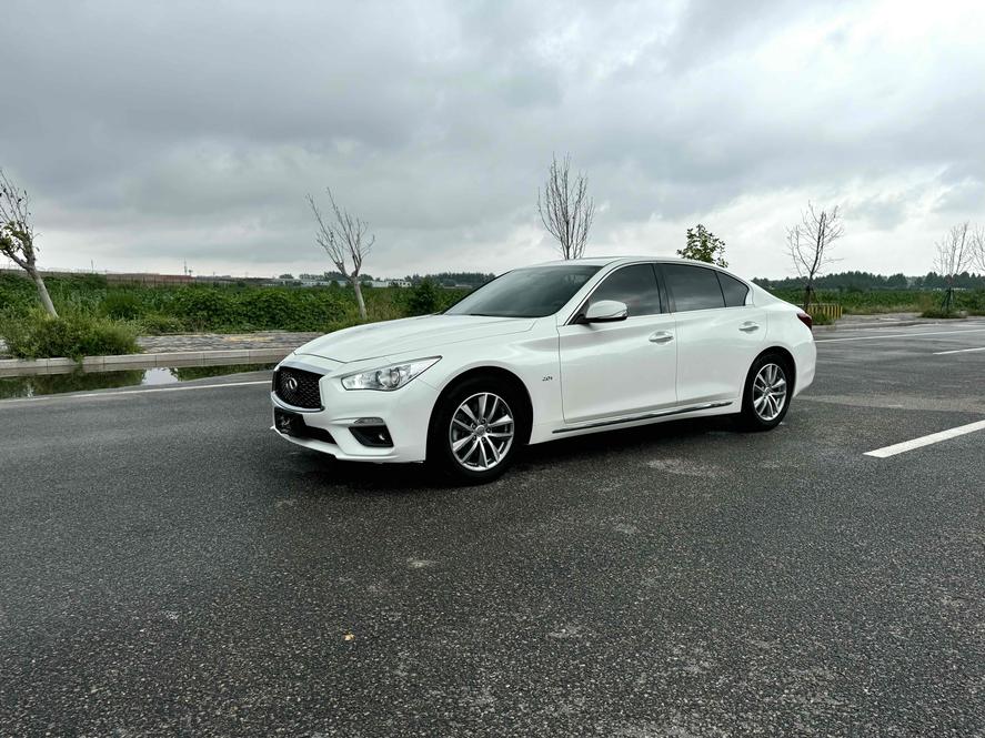 Infiniti Infiniti Q50L в цвете и кузовом – это идеальный выбор среди китайских автомобилей. Доступная цена и надежность гарантированы.