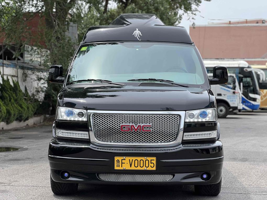 r1024466-gmc-savana-2016_0