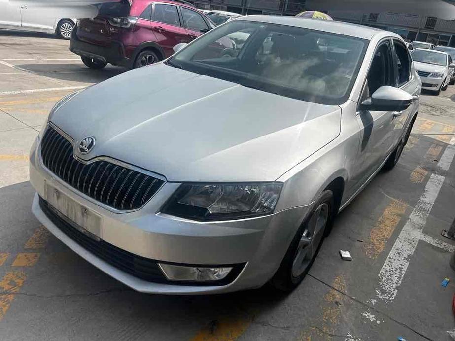 Skoda Skoda Octavia в цвете и кузовом – это идеальный выбор среди китайских автомобилей. Доступная цена и надежность гарантированы.