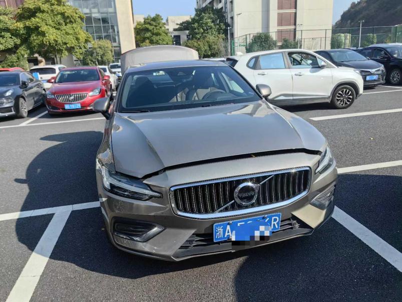 r1024553-volvo-s60-2021_0