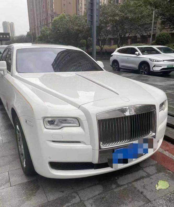 Rolls-Royce Rolls-Royce Ghost в цвете и кузовом – это идеальный выбор среди китайских автомобилей. Доступная цена и надежность гарантированы.