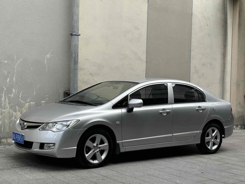 CIIMO Honda Ciimo в цвете и кузовом – это идеальный выбор среди китайских автомобилей. Доступная цена и надежность гарантированы.