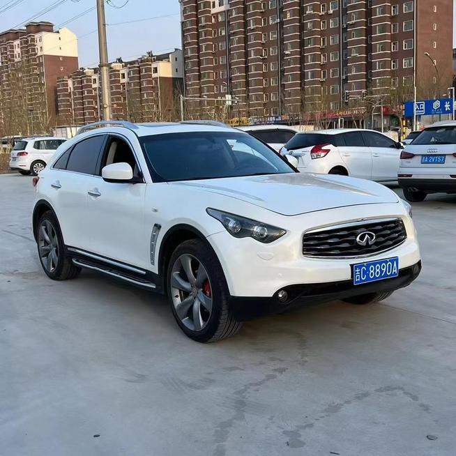Infiniti Infiniti FX в цвете и кузовом – это идеальный выбор среди китайских автомобилей. Доступная цена и надежность гарантированы.