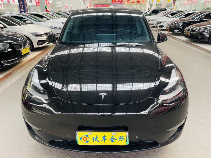 r1024738-tesla-model-y-2022_0