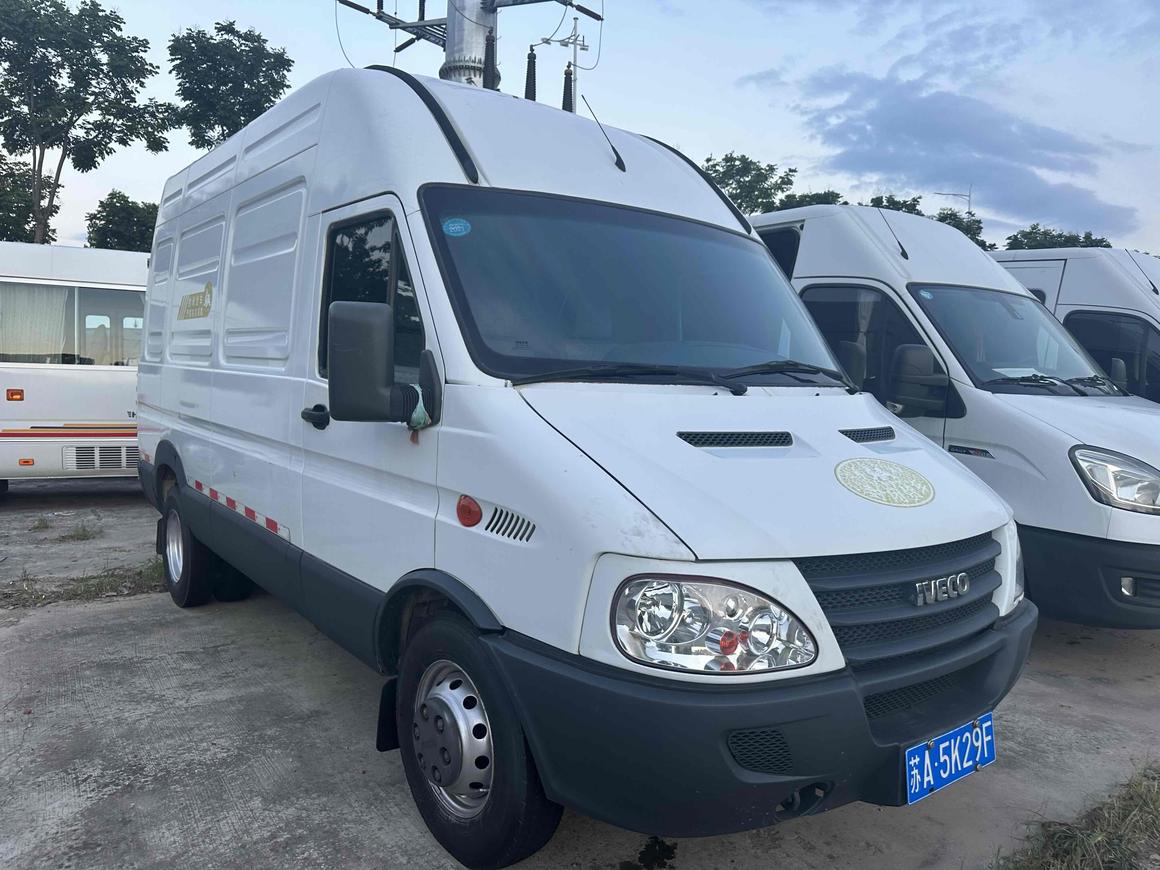 Iveco Iveco Power Daily в цвете и кузовом – это идеальный выбор среди китайских автомобилей. Доступная цена и надежность гарантированы.