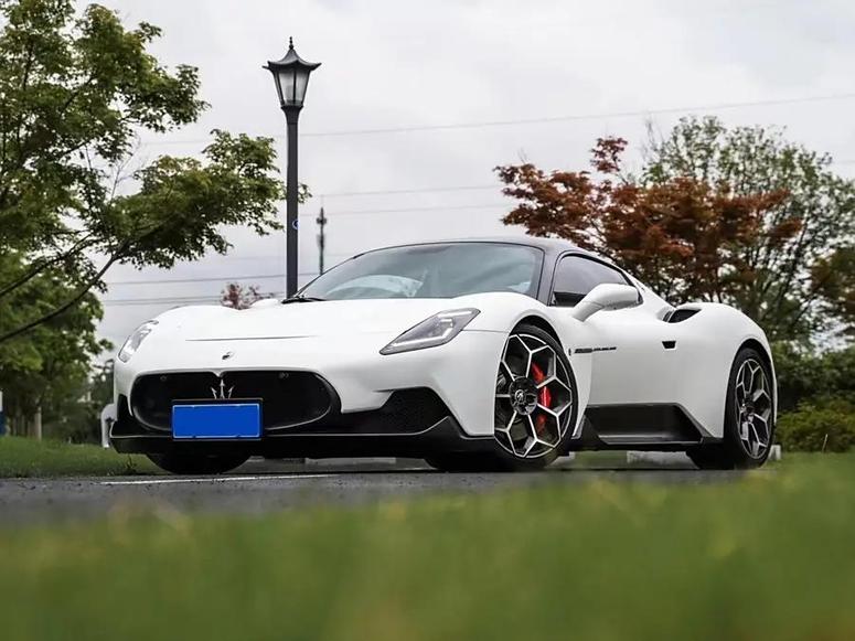 Maserati Maserati MC20 в цвете и кузовом – это идеальный выбор среди китайских автомобилей. Доступная цена и надежность гарантированы.
