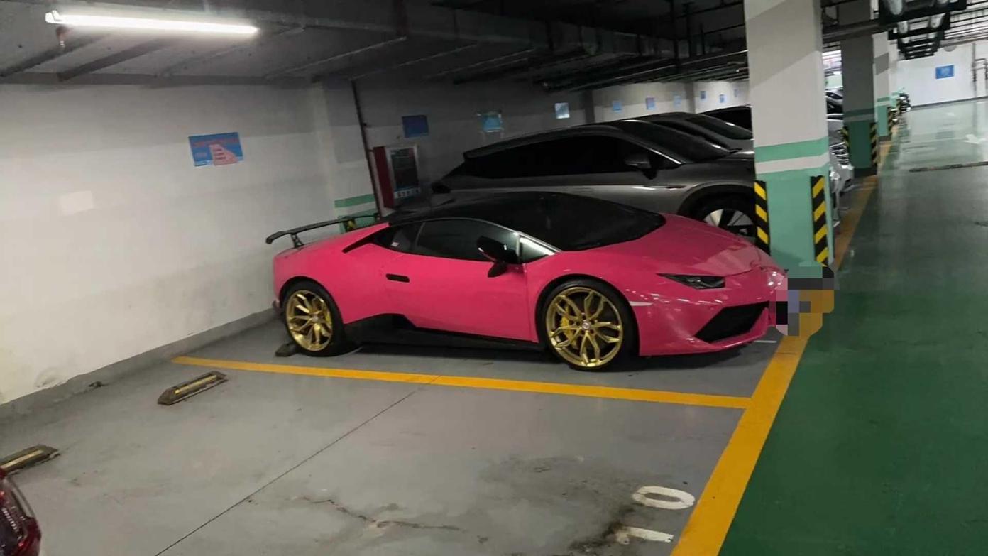 Lamborghini Lamborghini Huracán в цвете и кузовом – это идеальный выбор среди китайских автомобилей. Доступная цена и надежность гарантированы.