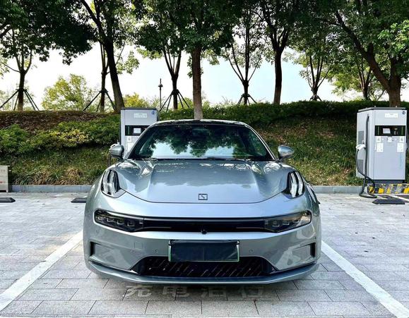 Zeekr Zeekr 001 в цвете и кузовом – это идеальный выбор среди китайских автомобилей. Доступная цена и надежность гарантированы.