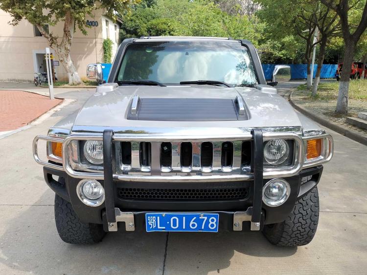 Hummer Hummer H3 в цвете и кузовом – это идеальный выбор среди китайских автомобилей. Доступная цена и надежность гарантированы.