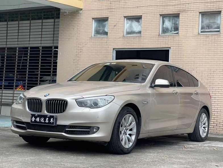 BMW BMW 5 Series GT в цвете и кузовом – это идеальный выбор среди китайских автомобилей. Доступная цена и надежность гарантированы.