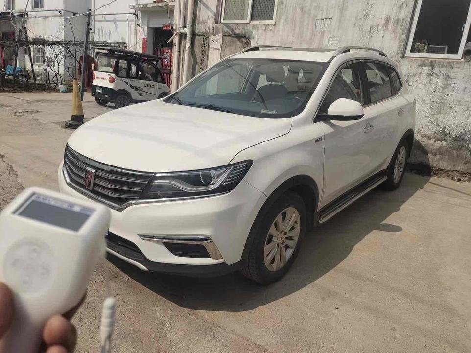 Roewe Roewe RX5 в цвете и кузовом – это идеальный выбор среди китайских автомобилей. Доступная цена и надежность гарантированы.