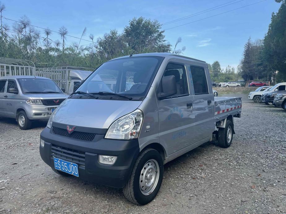 WuLing Wuling Rongguang light truck в цвете и кузовом – это идеальный выбор среди китайских автомобилей. Доступная цена и надежность гарантированы.