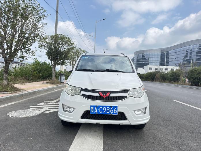 WuLing Wuling Hongguang в цвете и кузовом – это идеальный выбор среди китайских автомобилей. Доступная цена и надежность гарантированы.
