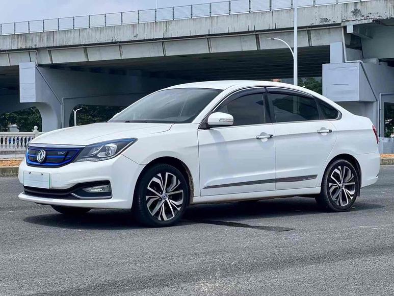 Dongfeng Aeolus Dongfeng Aeolus E70 в цвете и кузовом – это идеальный выбор среди китайских автомобилей. Доступная цена и надежность гарантированы.