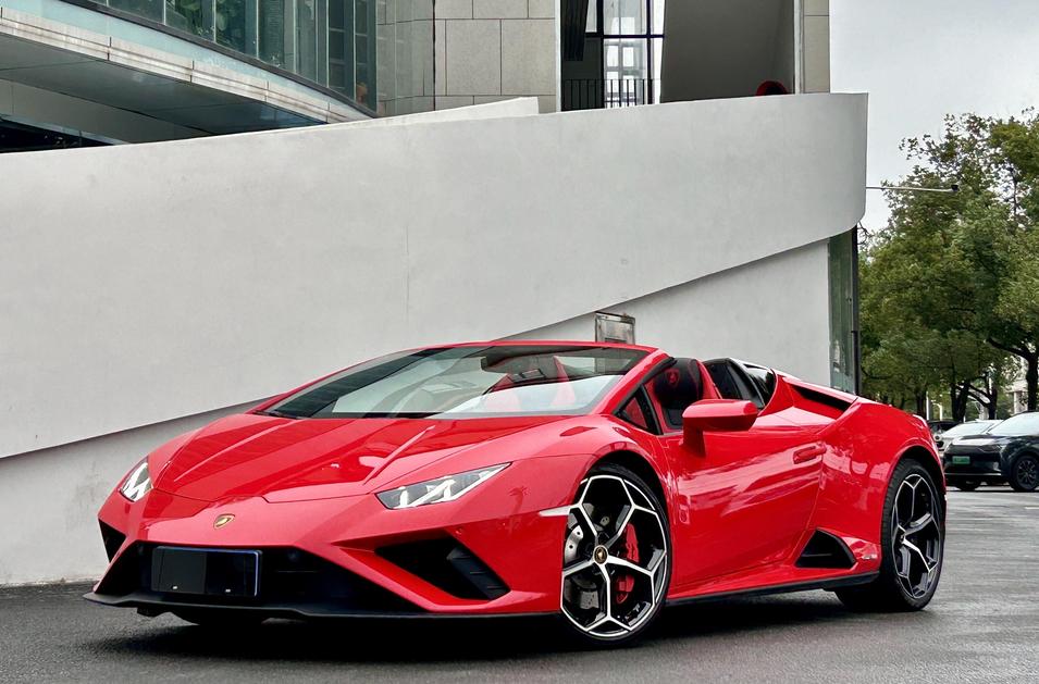 Lamborghini Lamborghini Huracán в цвете и кузовом – это идеальный выбор среди китайских автомобилей. Доступная цена и надежность гарантированы.