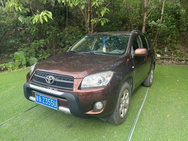 Toyota Toyota Rav4 в цвете и кузовом – это идеальный выбор среди китайских автомобилей. Доступная цена и надежность гарантированы.
