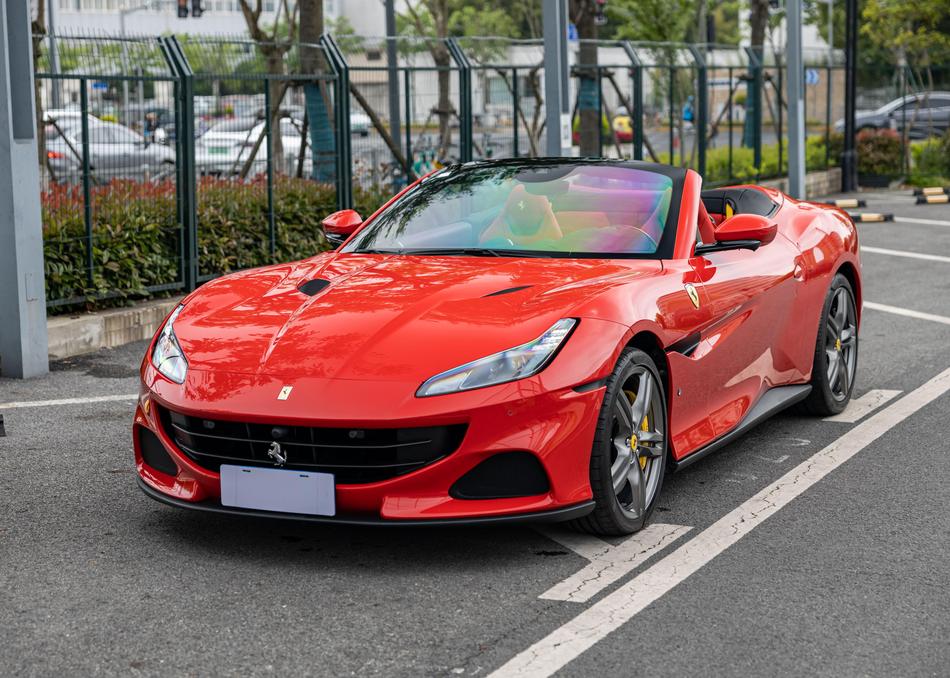 Ferrari Ferrari Portofino в цвете и кузовом – это идеальный выбор среди китайских автомобилей. Доступная цена и надежность гарантированы.