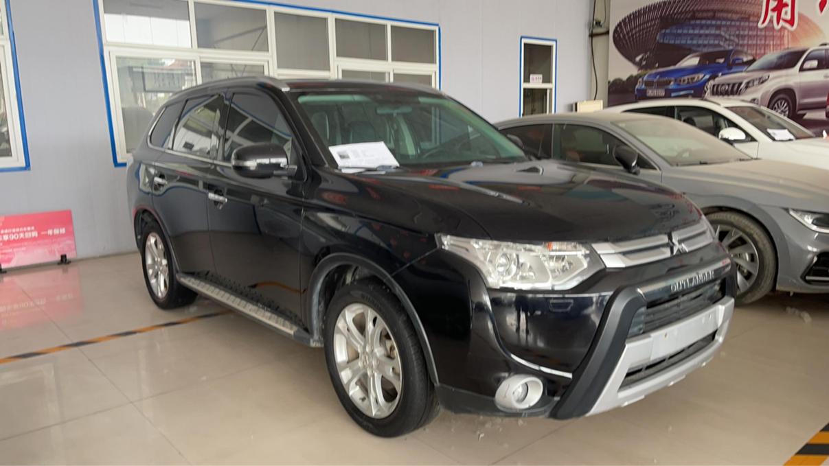 Mitsubishi Mitsubishi Outlander в цвете и кузовом – это идеальный выбор среди китайских автомобилей. Доступная цена и надежность гарантированы.