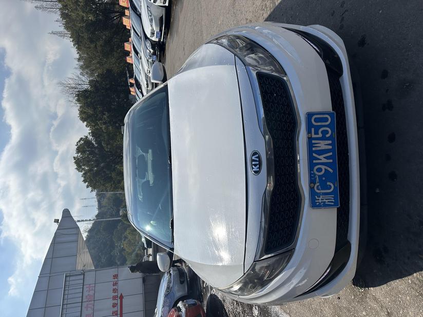 Kia Kia K5 в цвете и кузовом – это идеальный выбор среди китайских автомобилей. Доступная цена и надежность гарантированы.