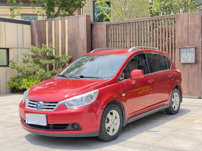 Venucia Venucia R50 в цвете и кузовом – это идеальный выбор среди китайских автомобилей. Доступная цена и надежность гарантированы.