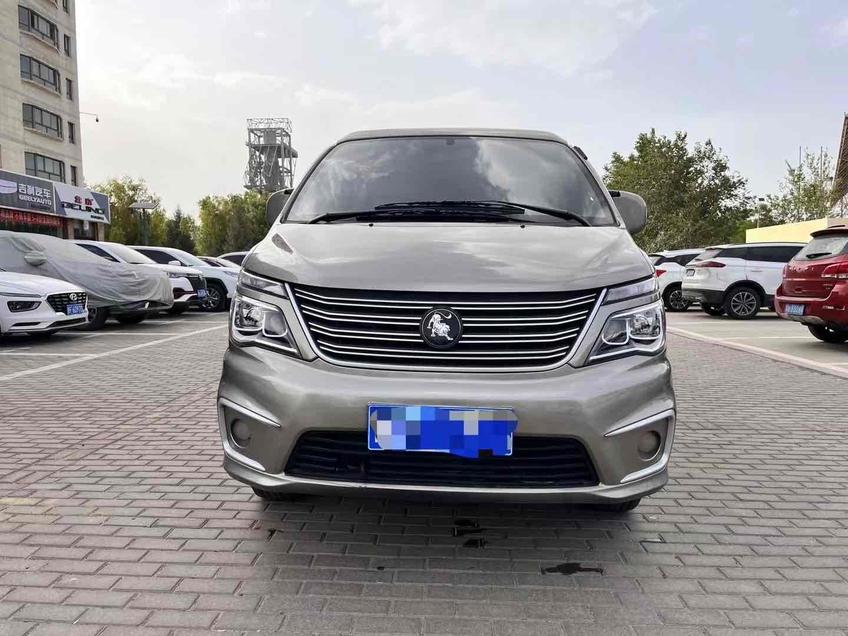 Dongfeng Forthing Dongfeng Forthing Lingzhi в цвете и кузовом – это идеальный выбор среди китайских автомобилей. Доступная цена и надежность гарантированы.