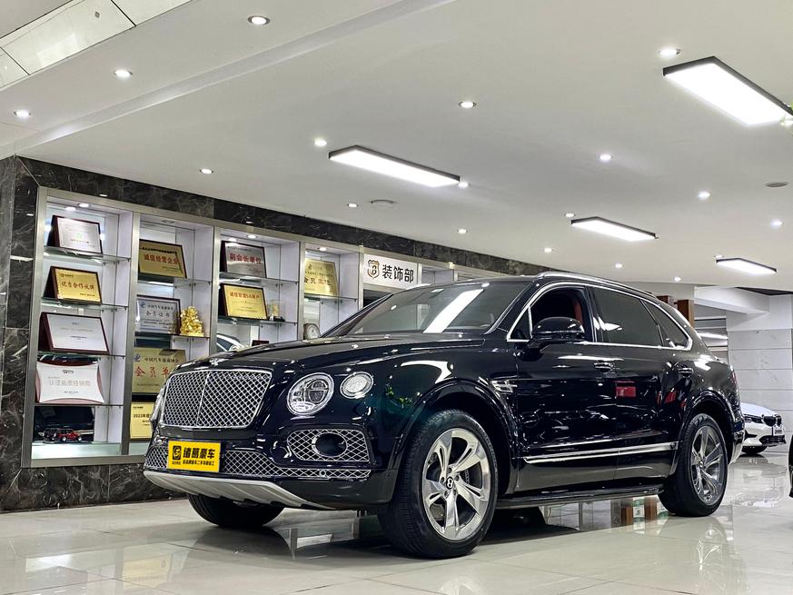 Bentley Bentley Bentayga в цвете и кузовом – это идеальный выбор среди китайских автомобилей. Доступная цена и надежность гарантированы.