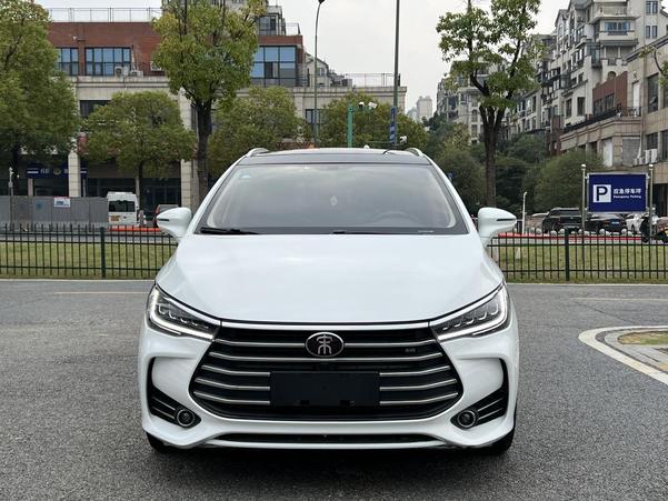 BYD BYD Song MAX в цвете и кузовом – это идеальный выбор среди китайских автомобилей. Доступная цена и надежность гарантированы.
