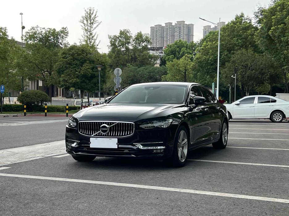 Volvo Volvo S90 в цвете и кузовом – это идеальный выбор среди китайских автомобилей. Доступная цена и надежность гарантированы.