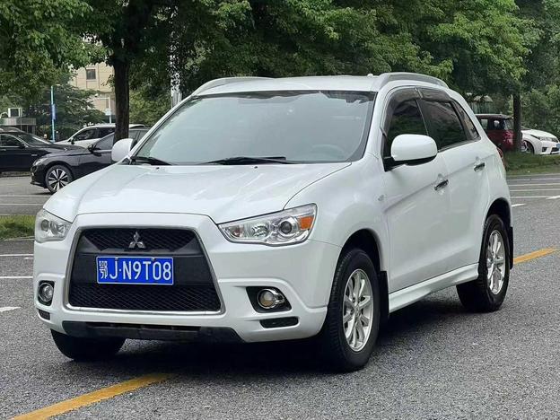 Mitsubishi Mitsubishi ASX в цвете и кузовом – это идеальный выбор среди китайских автомобилей. Доступная цена и надежность гарантированы.