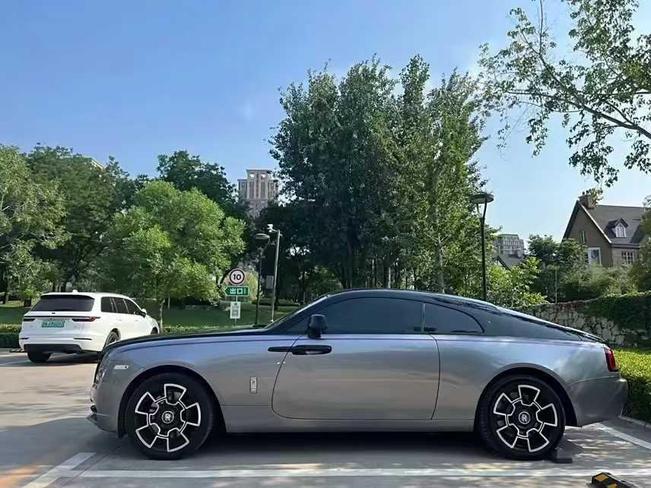 Rolls-Royce Rolls-Royce Wraith в цвете и кузовом – это идеальный выбор среди китайских автомобилей. Доступная цена и надежность гарантированы.