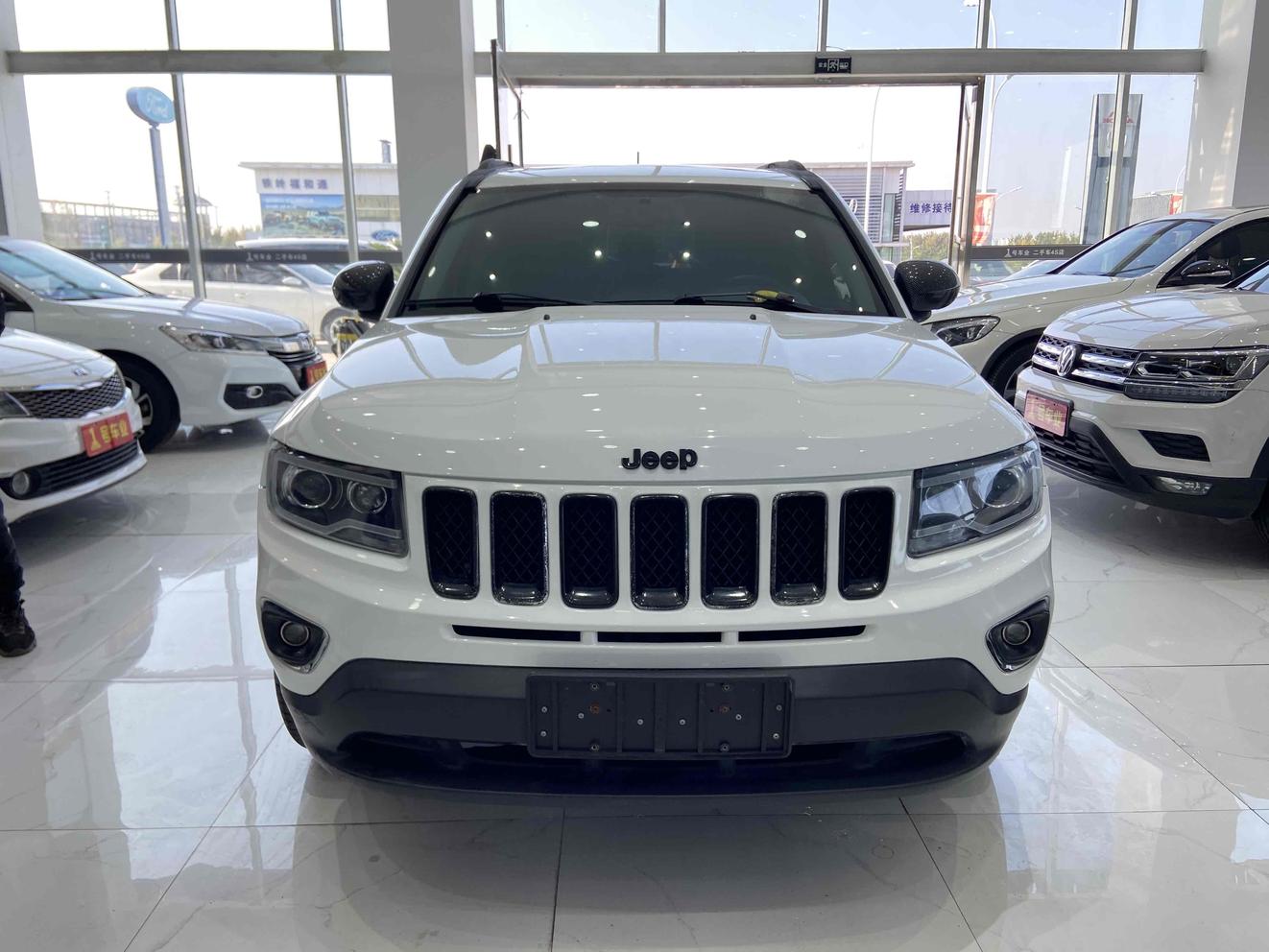 Jeep Jeep Compass в цвете и кузовом – это идеальный выбор среди китайских автомобилей. Доступная цена и надежность гарантированы.