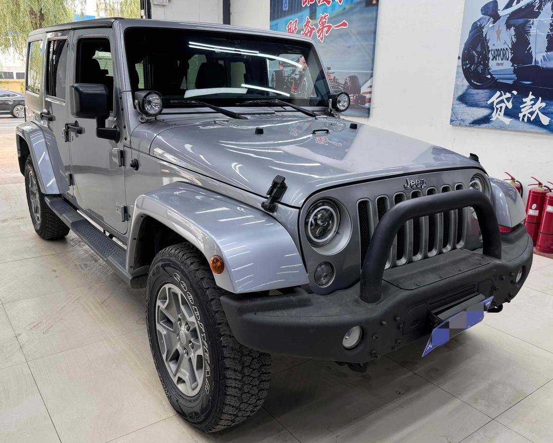 Jeep Jeep Wrangler в цвете и кузовом – это идеальный выбор среди китайских автомобилей. Доступная цена и надежность гарантированы.