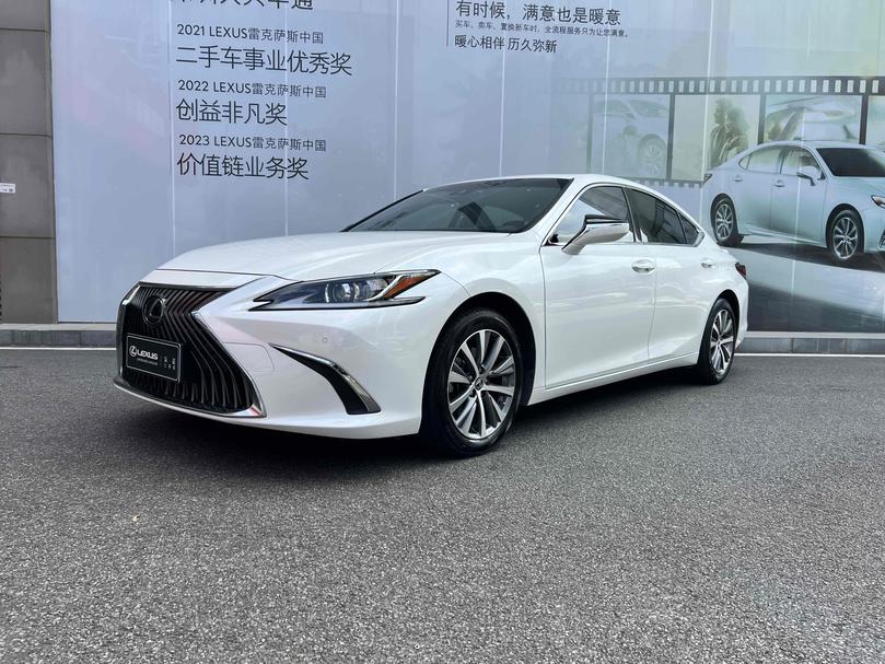 Lexus Lexus ES в цвете и кузовом – это идеальный выбор среди китайских автомобилей. Доступная цена и надежность гарантированы.