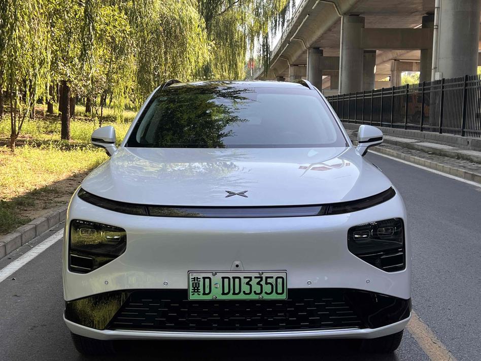 Xpeng Xpeng G9 в цвете и кузовом – это идеальный выбор среди китайских автомобилей. Доступная цена и надежность гарантированы.